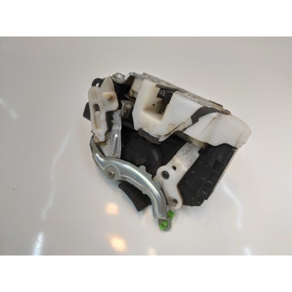 Fechadura Porta Traseira Esquerda Airtrek 2003 A 2009