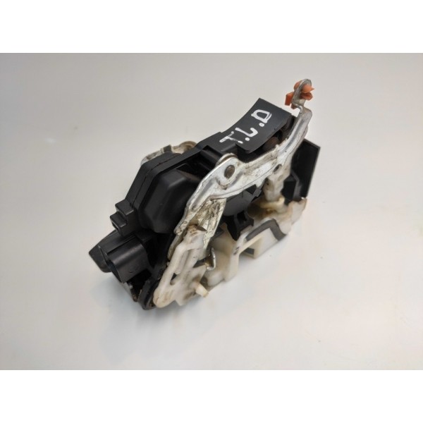 Fechadura Porta Traseira Direita Airtrek 2003 A 2009