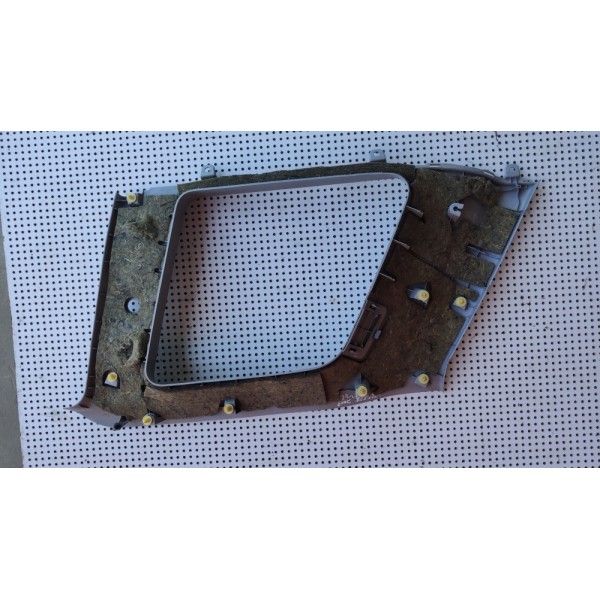 Moldura Traseira Lado Direito Mitsubishi Airtrek