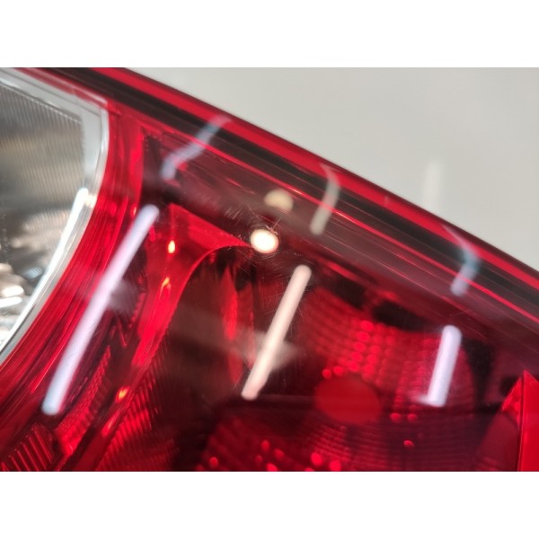 Lanterna Traseira Direita Renault Duster 2011 A 2015 Direito Vermelho