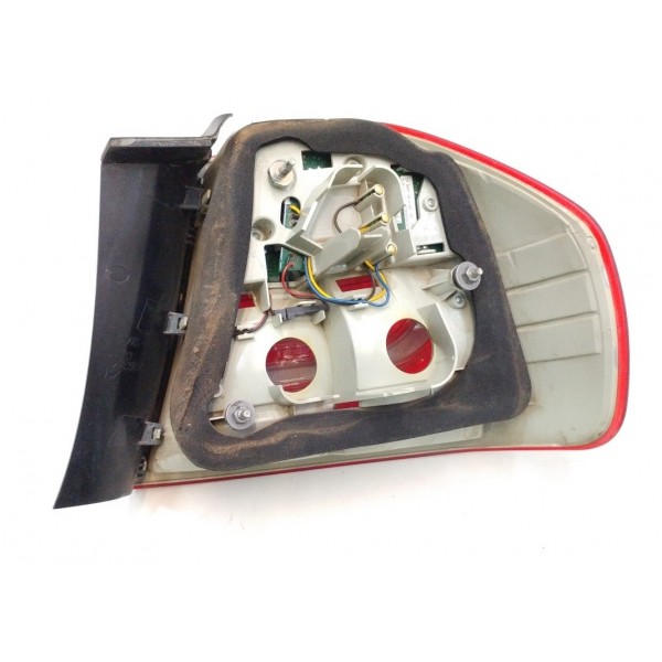Lanterna Led Traseira Esquerda Bmw 320i 2008 2009 A 2012 Esquerdo Vermelho