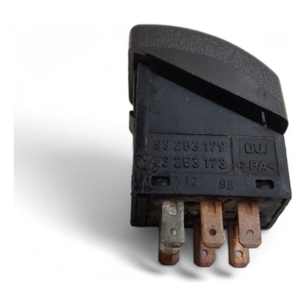 Botão Pisca Alerta Segurança Corsa Classic 1994 1995 A 2011 Vermelho