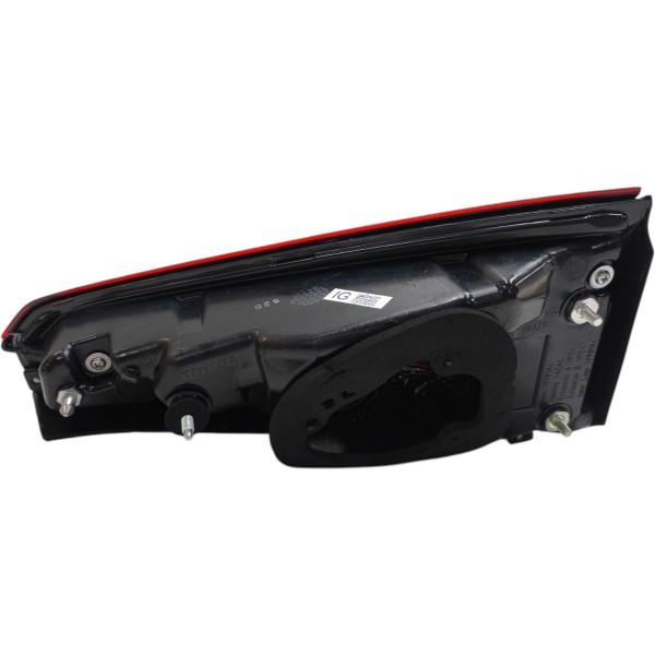 Lanterna Esquerda Tampa Toyota Corolla 2020 A 2023 Sem Led